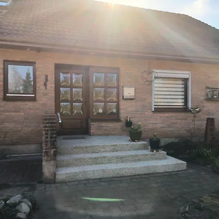 Lorenz Grosse Mit Sonnigem Balkon In Ruhiger Lage * Silberstedt