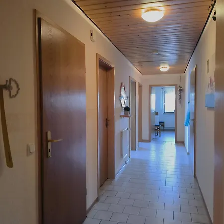 Lorenz Grosse Mit Sonnigem Balkon In Ruhiger Lage Silberstedt