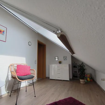 Lorenz Grosse Mit Sonnigem Balkon In Ruhiger Lage Apartment Silberstedt