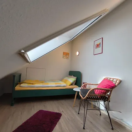 Lorenz Große Mit Sonnigem Balkon In Ruhiger Lage Apartment