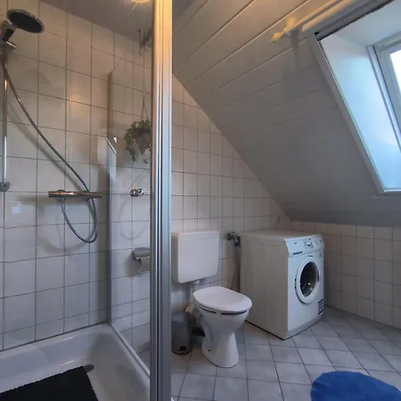 Lorenz Grosse Mit Sonnigem Balkon In Ruhiger Lage * Silberstedt
