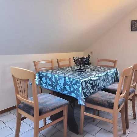 Apartment Lorenz Grosse Mit Sonnigem Balkon In Ruhiger Lage *