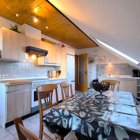 Apartment Lorenz Große Mit Sonnigem Balkon In Ruhiger Lage Silberstedt