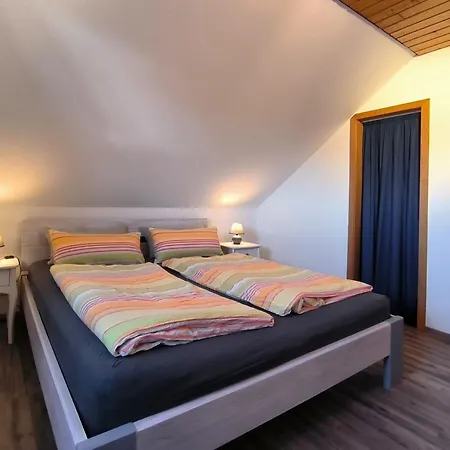 Lorenz Große Mit Sonnigem Balkon In Ruhiger Lage Apartment *