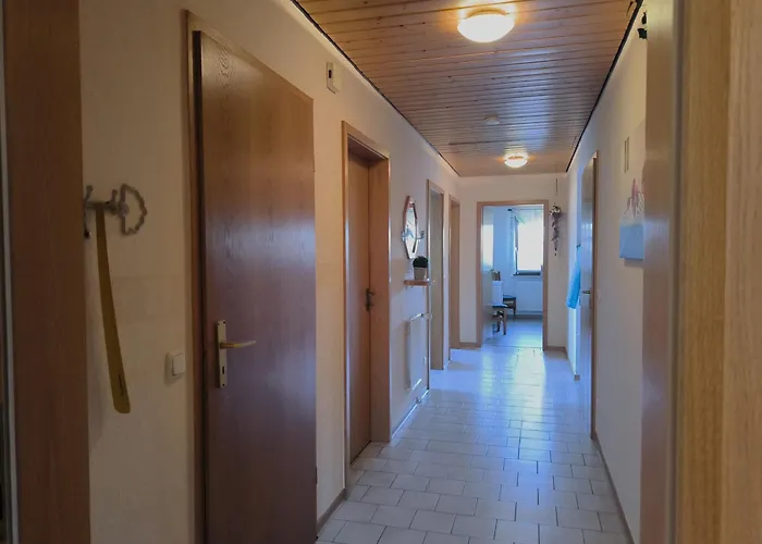 Lorenz Grosse Mit Sonnigem Balkon In Ruhiger Lage Silberstedt