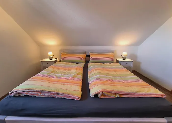 Lorenz Grosse Mit Sonnigem Balkon In Ruhiger Lage *